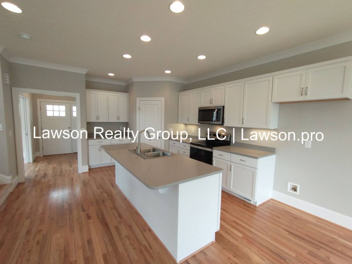 House for rent at 3602 Colonial Green Circle, Roanoke, VA 24018