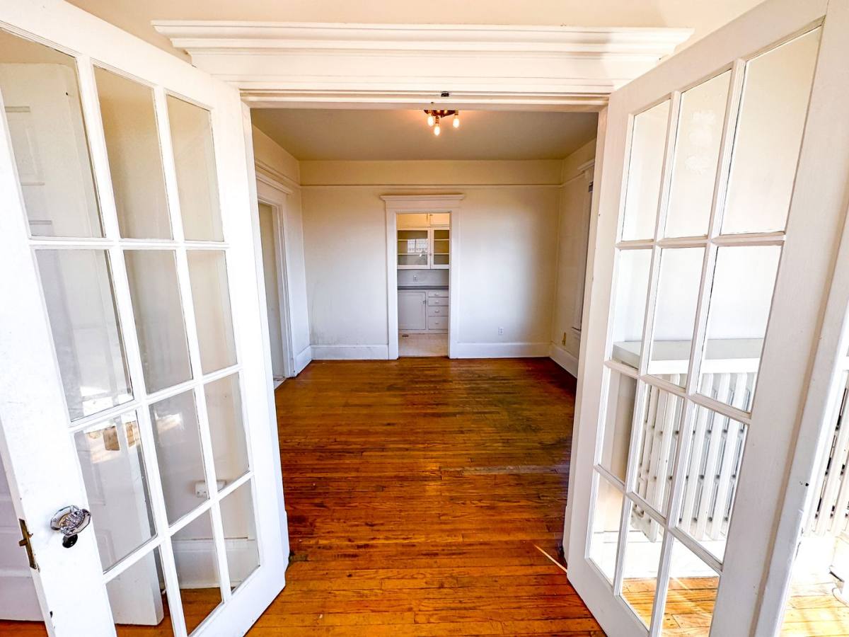 Apartment for rent at 205 19th Ave E, Seattle, WA 98112
