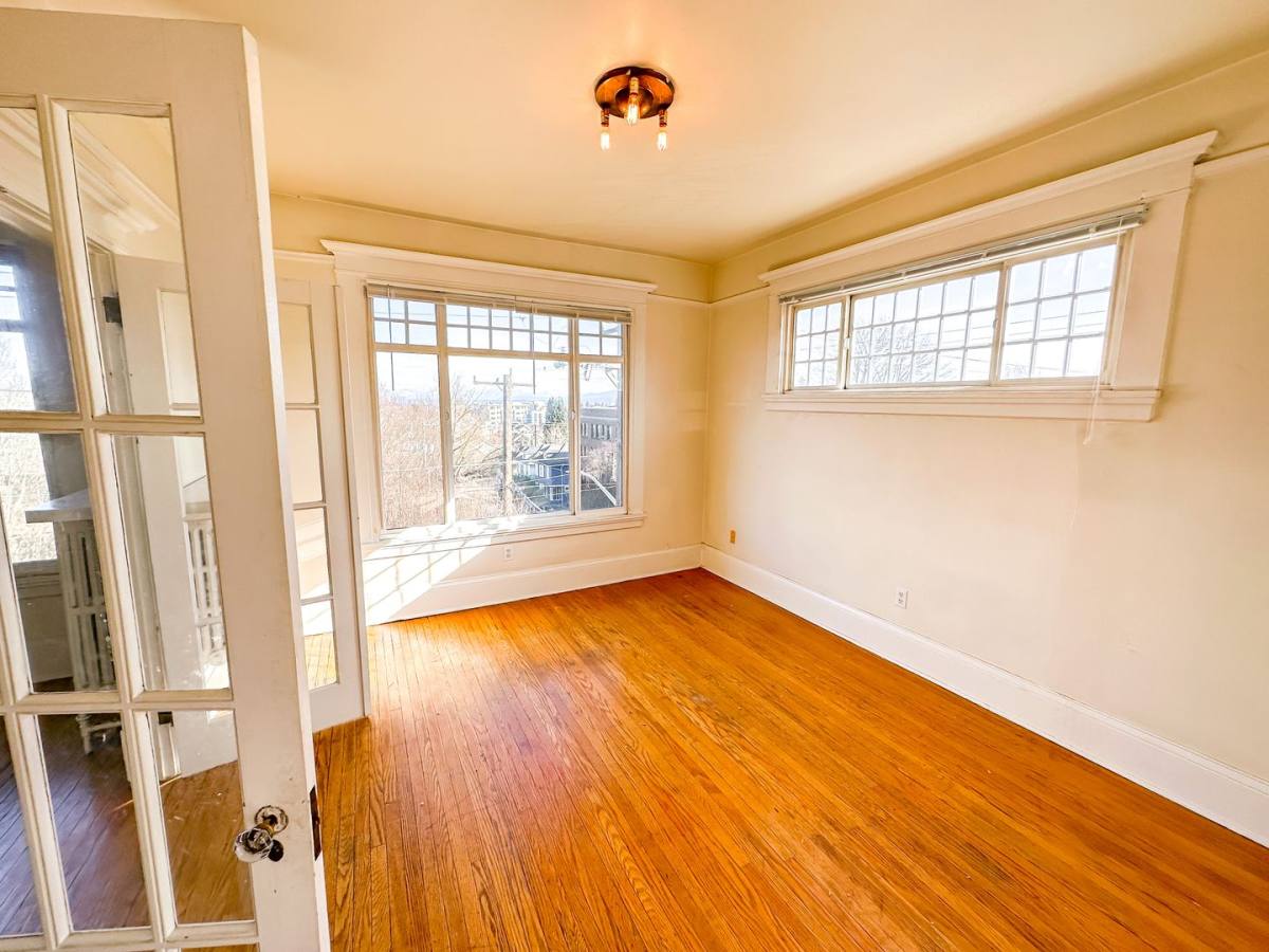 Apartment for rent at 205 19th Ave E, Seattle, WA 98112