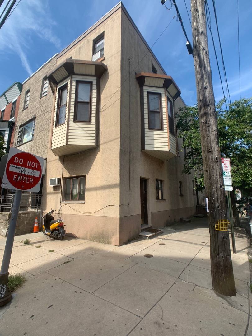 Apartment for rent at 1600 S 13th St, Philadelphia, PA 19148