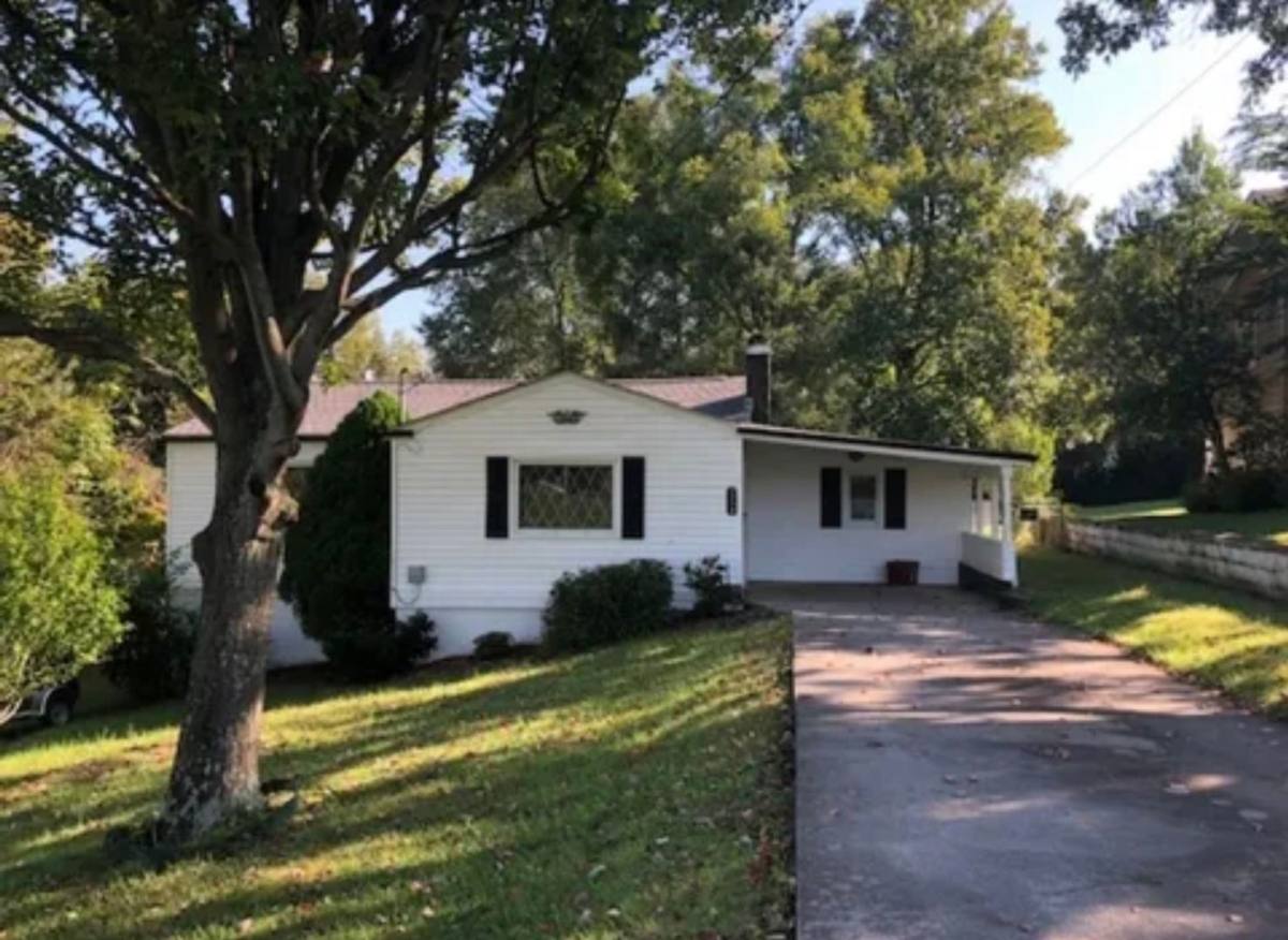 House for rent at 2704 Redbud St, Johnson City, TN 37604