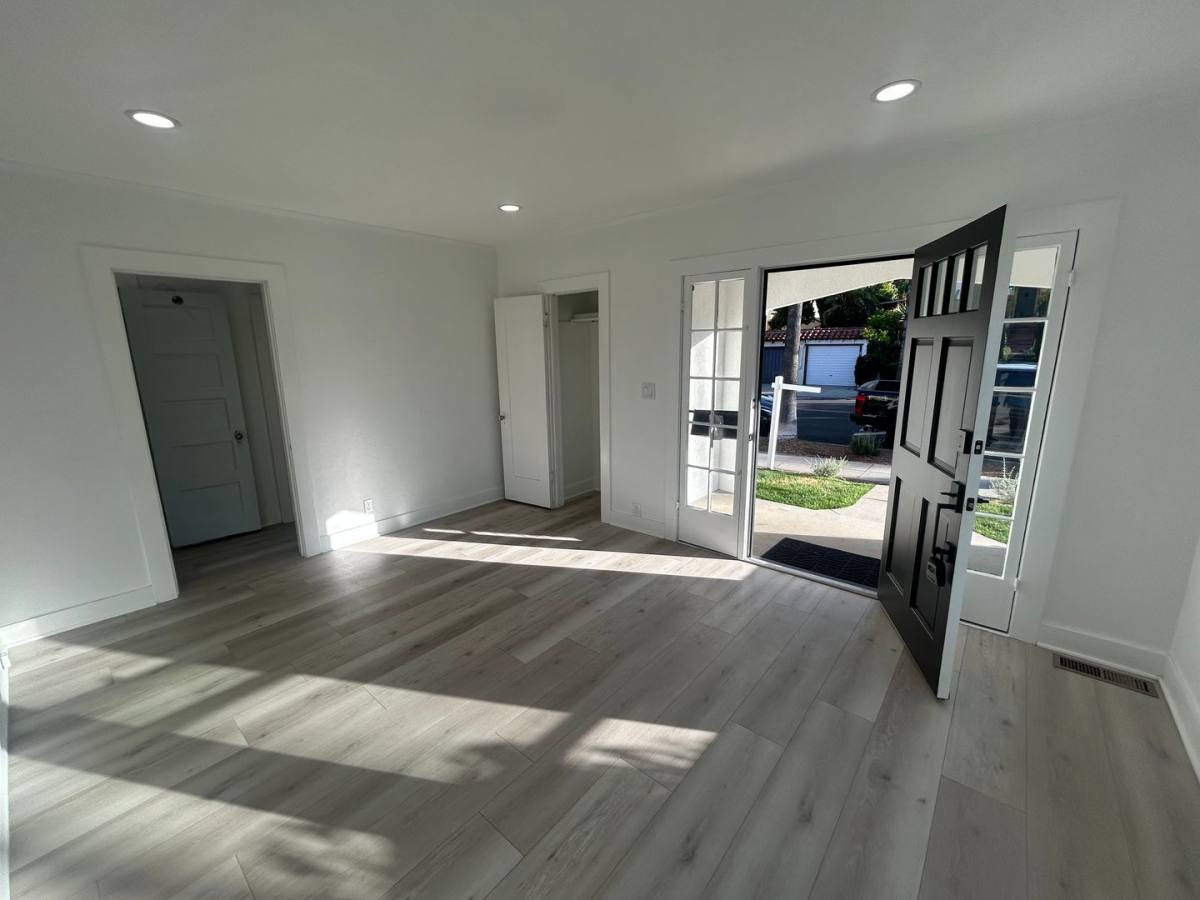 House for rent at 217 N Bel Aire Dr, Burbank, CA 91501