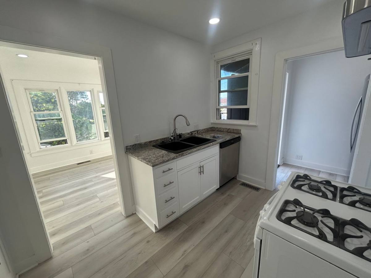 House for rent at 217 N Bel Aire Dr, Burbank, CA 91501