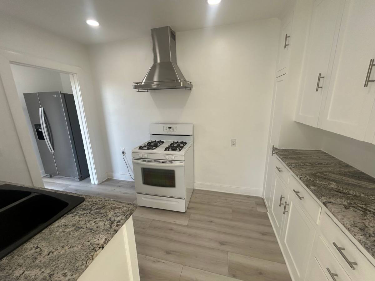 House for rent at 217 N Bel Aire Dr, Burbank, CA 91501