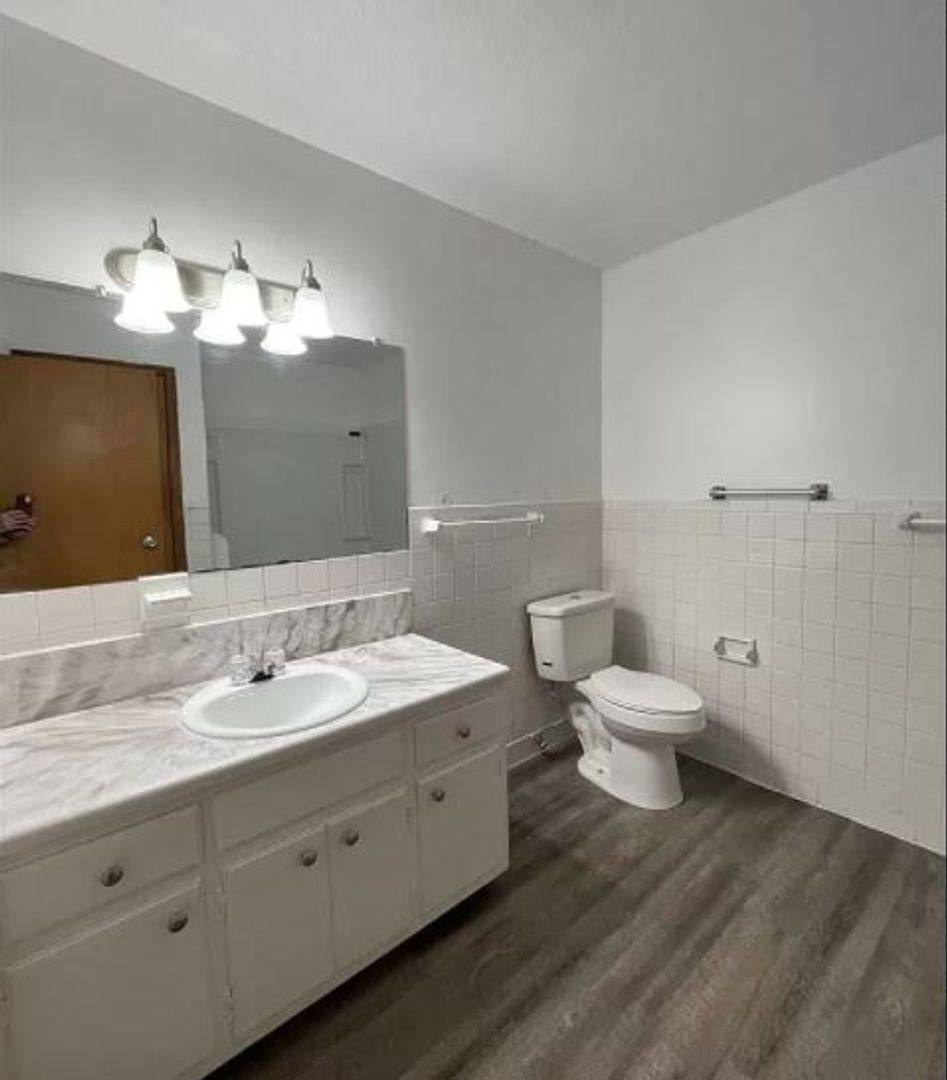 Apartment for rent at 3709 Harrison St, Bellevue, NE 68147