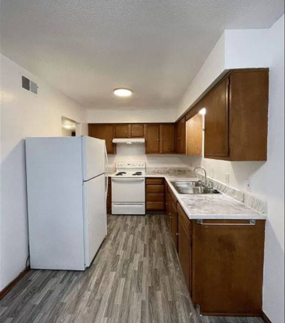 Apartment for rent at 3709 Harrison St, Bellevue, NE 68147