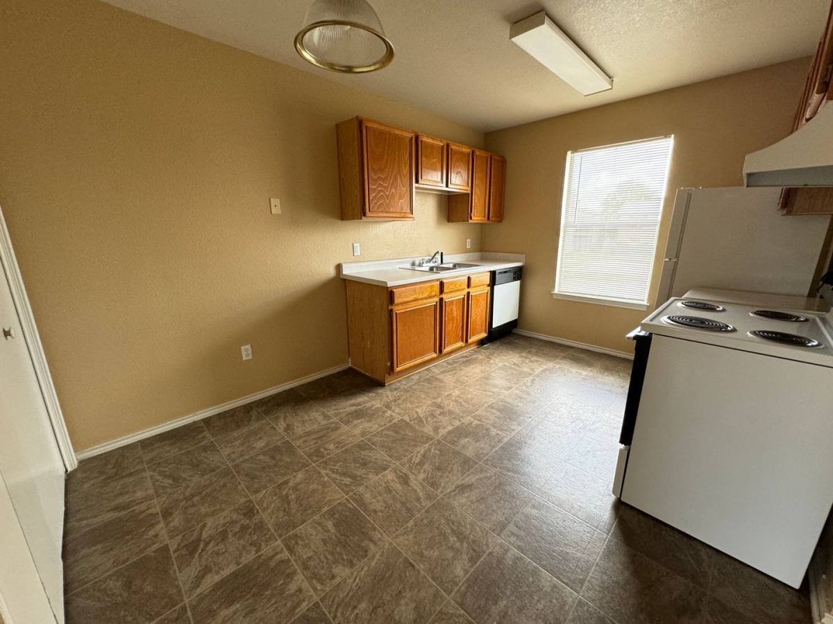 Apartment for rent at 1601 Cedarhill Dr, Killeen, TX 76543