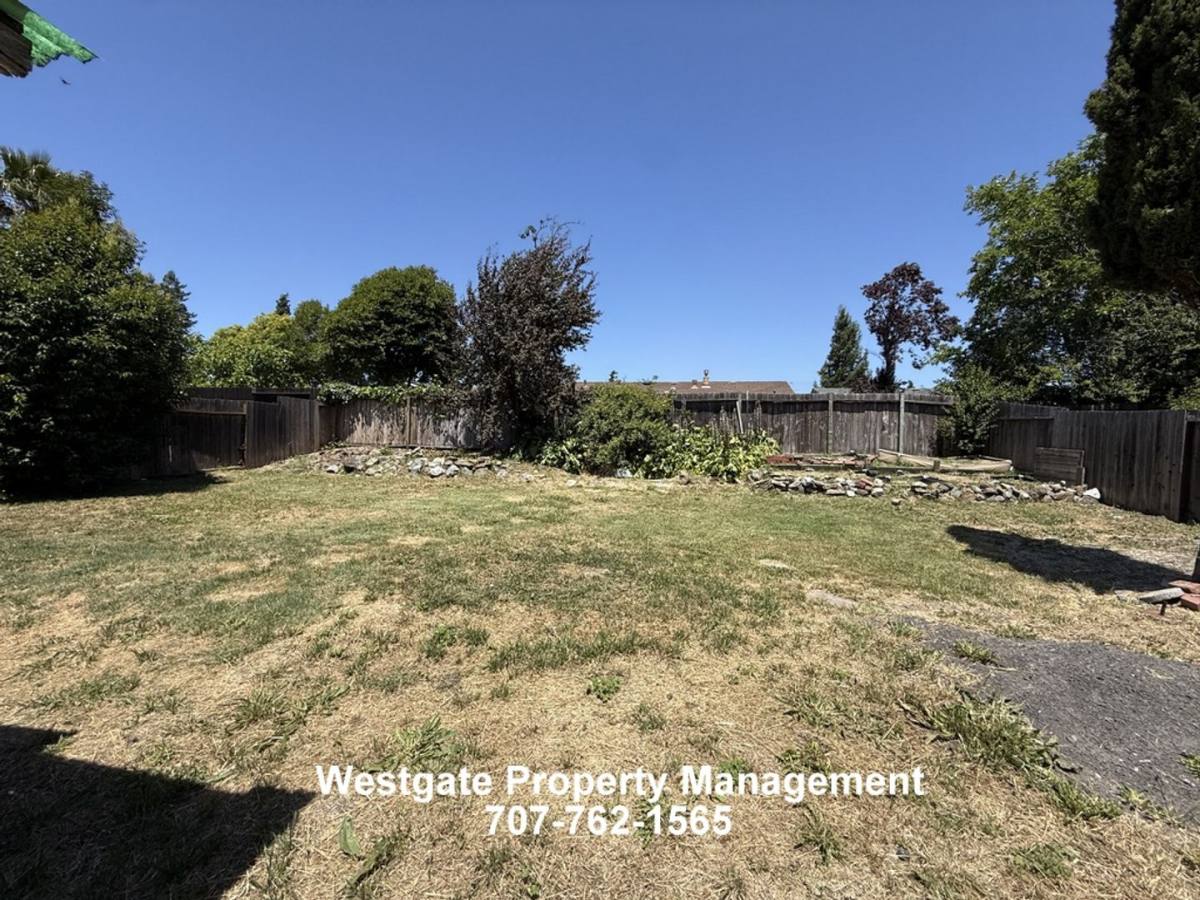 House for rent at 1340 Ramona Lane, Petaluma, CA 94954