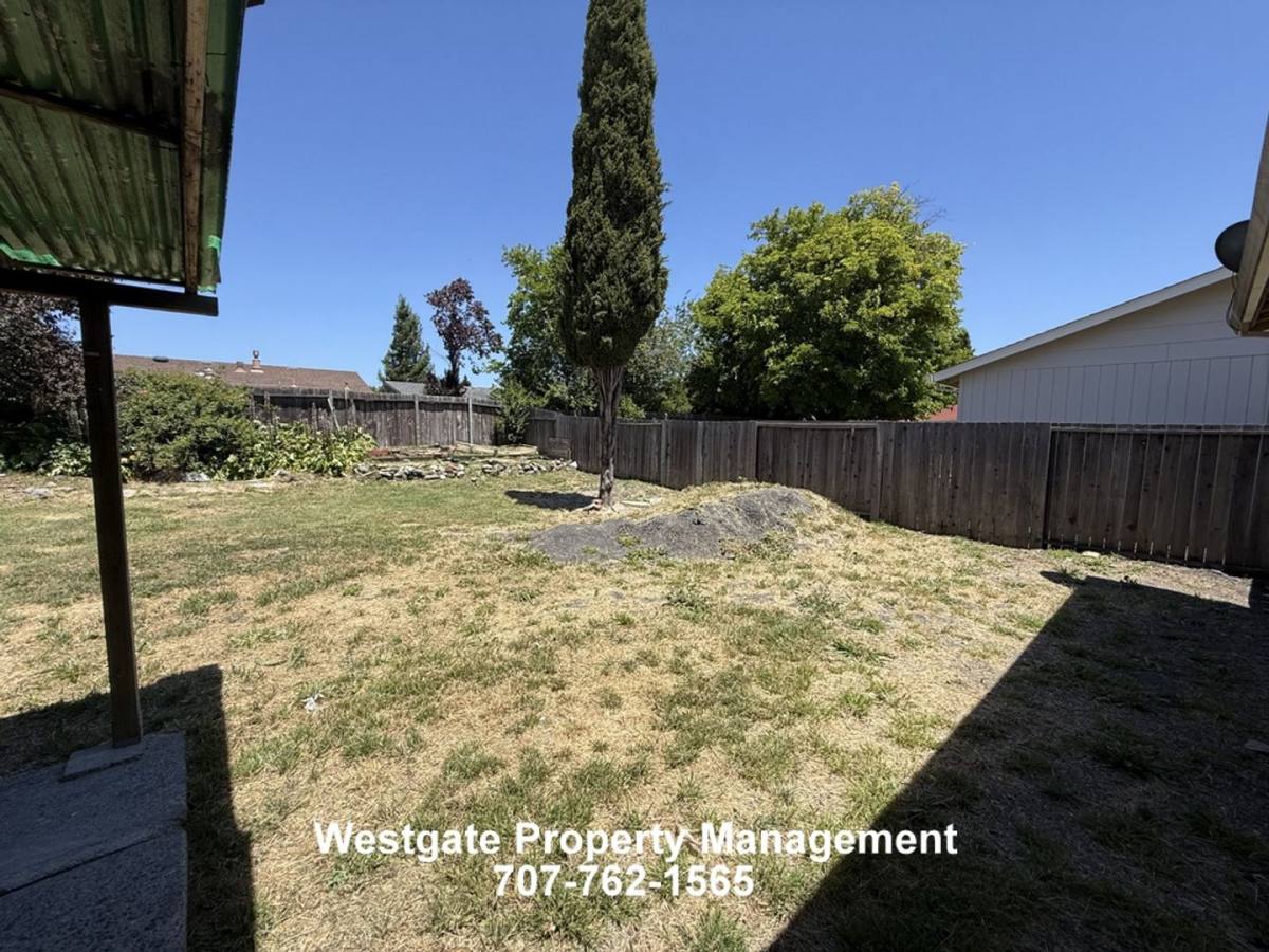 House for rent at 1340 Ramona Lane, Petaluma, CA 94954