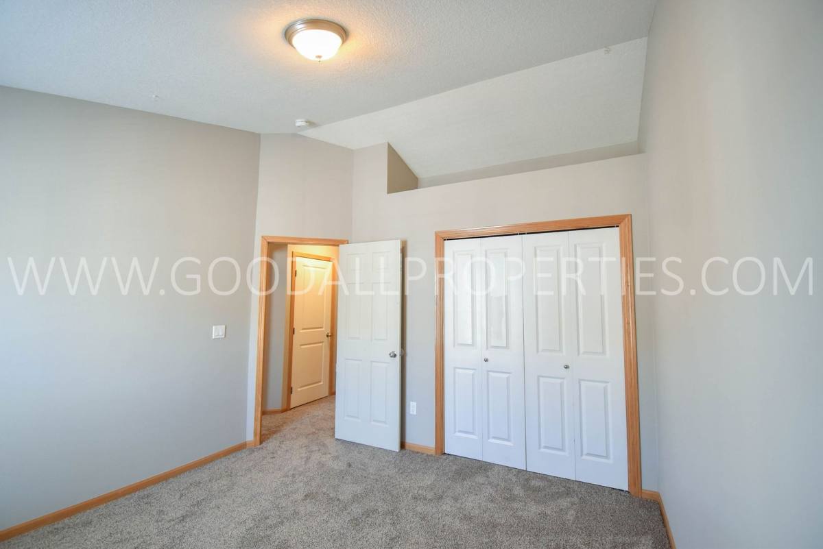 Townhouse for rent at 1140 Keystone Lane, Pleasant Hill, IA 50327