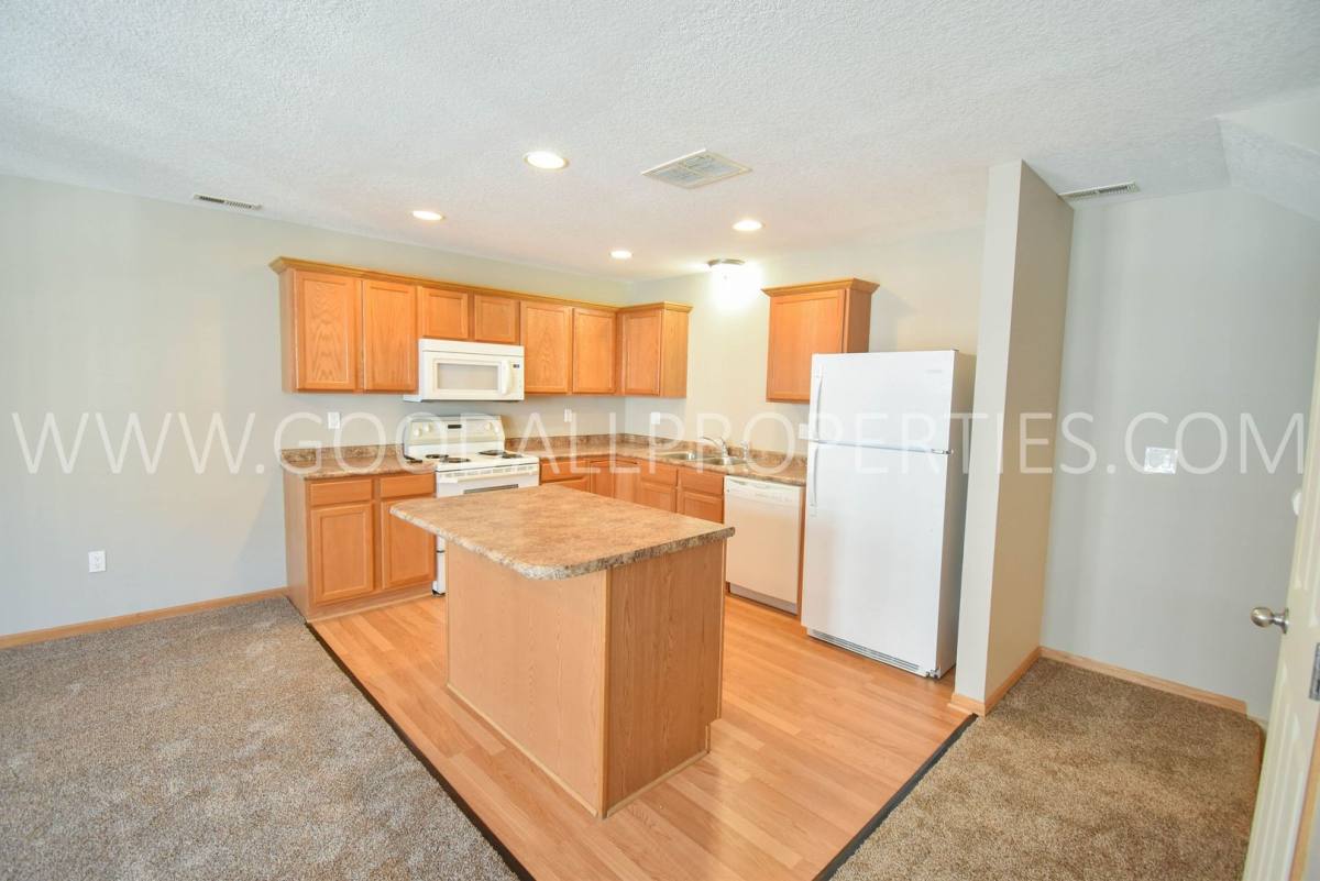 Townhouse for rent at 1140 Keystone Lane, Pleasant Hill, IA 50327