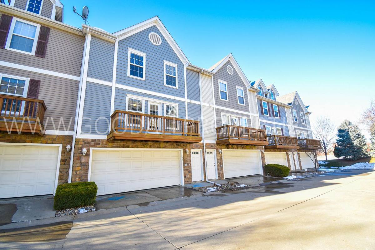 Townhouse for rent at 1140 Keystone Lane, Pleasant Hill, IA 50327