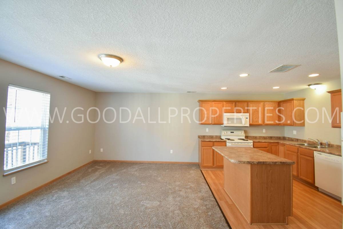 Townhouse for rent at 1140 Keystone Lane, Pleasant Hill, IA 50327