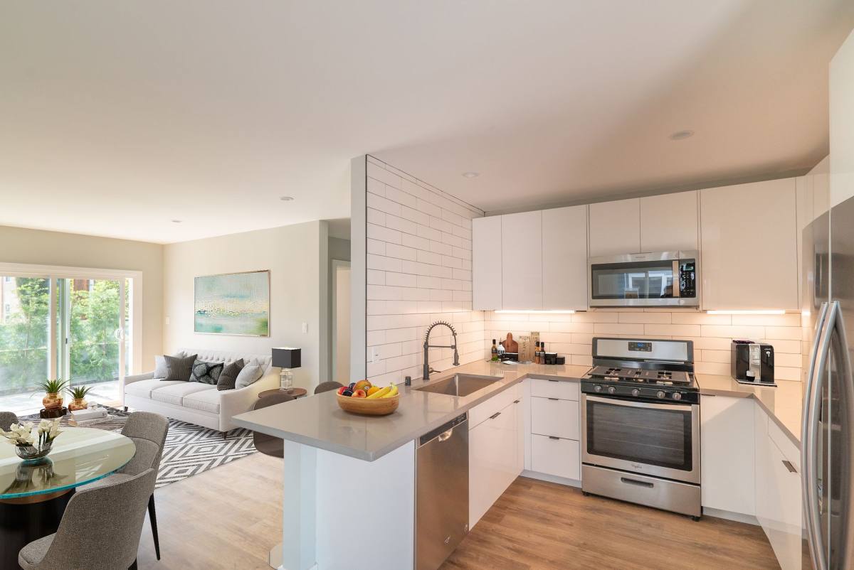 Apartment for rent at 4511-4517 Prospect Ave, Los Angeles, CA 90027