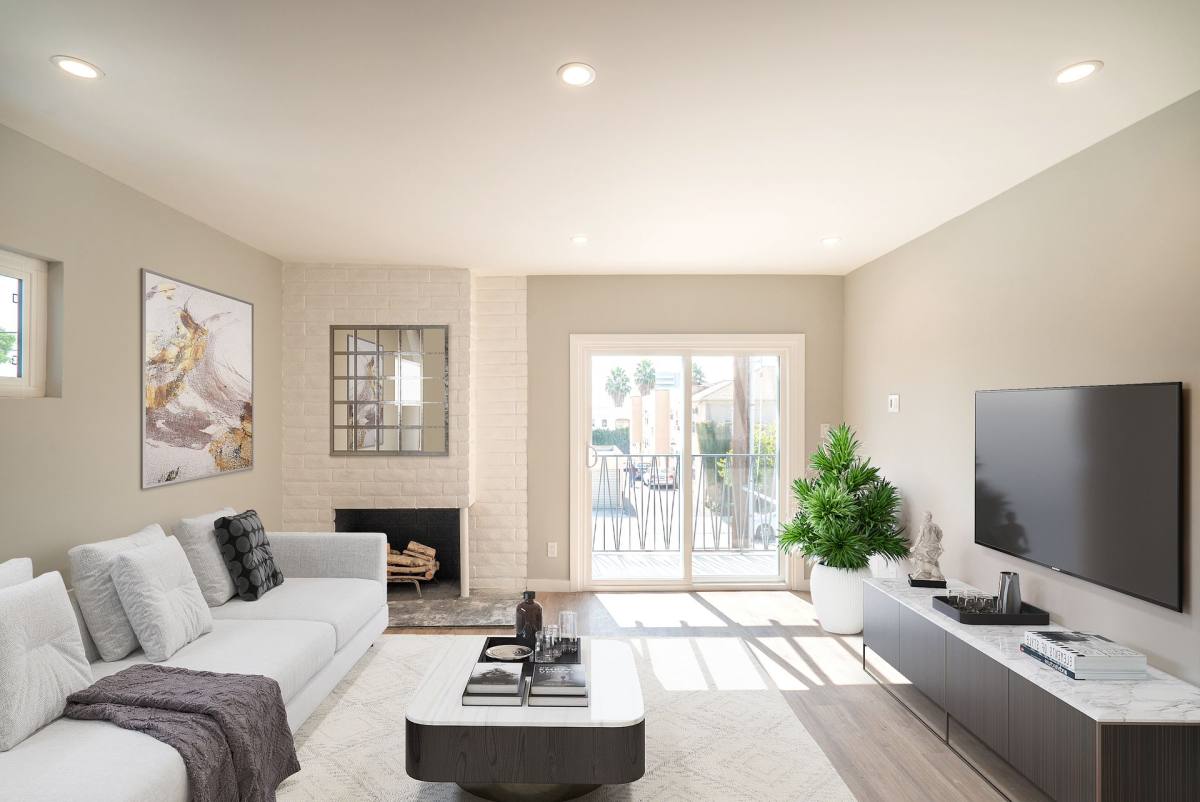 Apartment for rent at 4511-4517 Prospect Ave, Los Angeles, CA 90027
