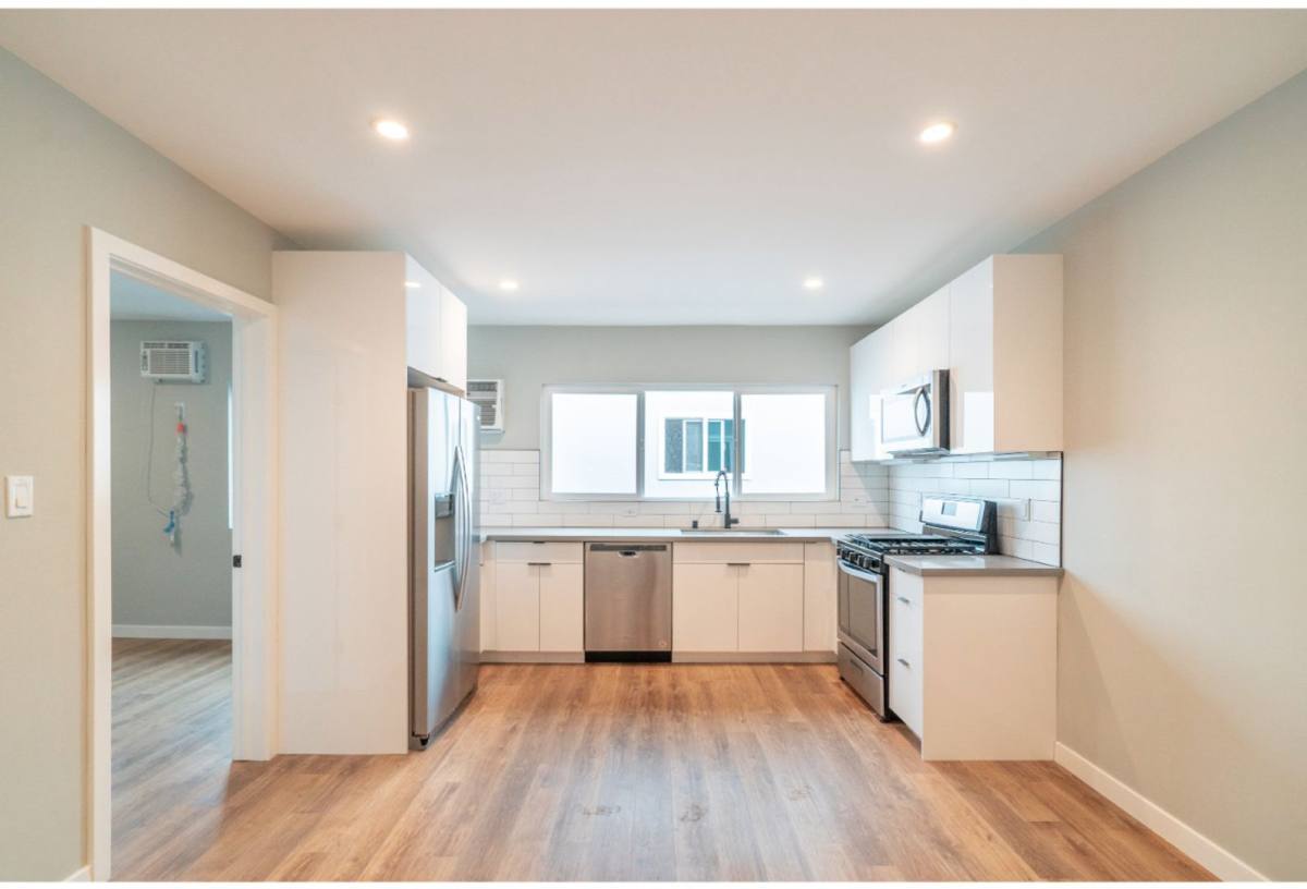 Apartment for rent at 4511-4517 Prospect Ave, Los Angeles, CA 90027