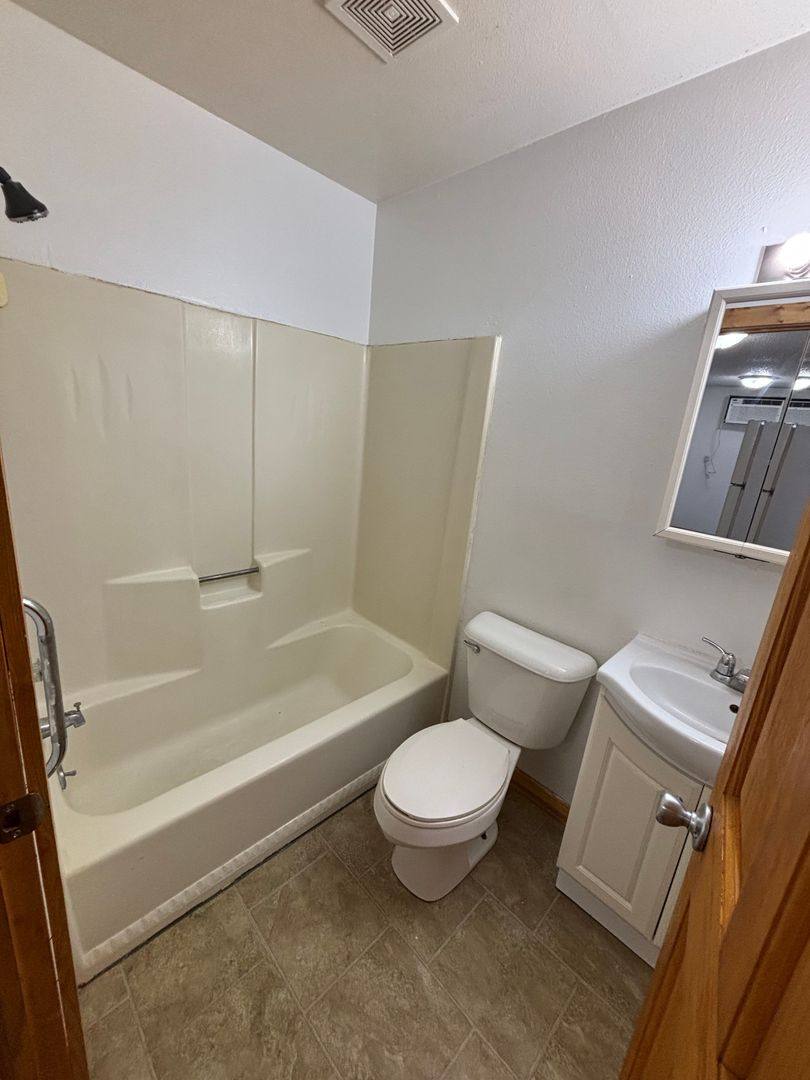 Apartment for rent at 1322 5th Ave S, La Crosse, WI 54601