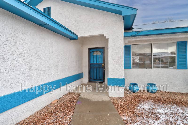 House for rent at 1312 Quartz Dr SW, Albuquerque, NM 87121