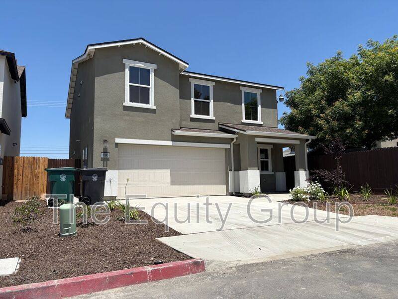 House for rent at 1900 Oaks Fall Court, Tulare, CA 93274