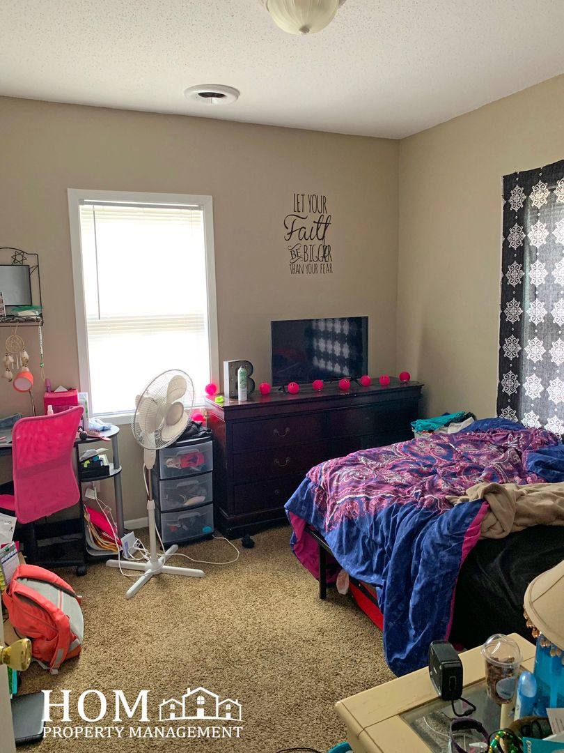 Apartment for rent at 325 E Plum St, Mankato, MN 56001