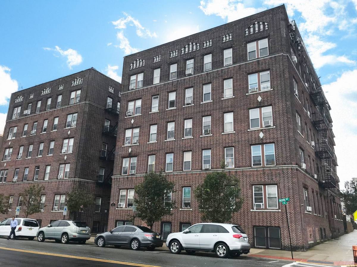 Apartment for rent at 1415 Palisade Ave, Union City, NJ 07087