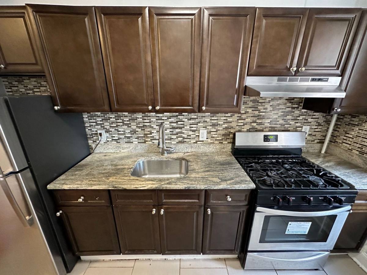 Apartment for rent at 1415 Palisade Ave, Union City, NJ 07087