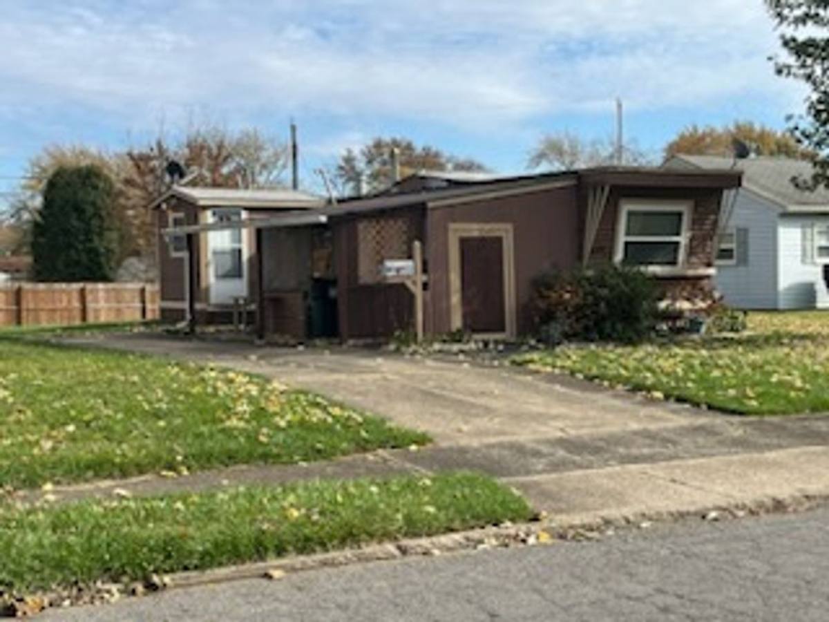 House for rent at 2322 Morris Ave NE, Canton, OH 44705