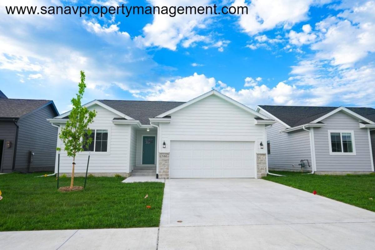 House for rent at 700 SE Mesa Dr, Waukee, IA 50263