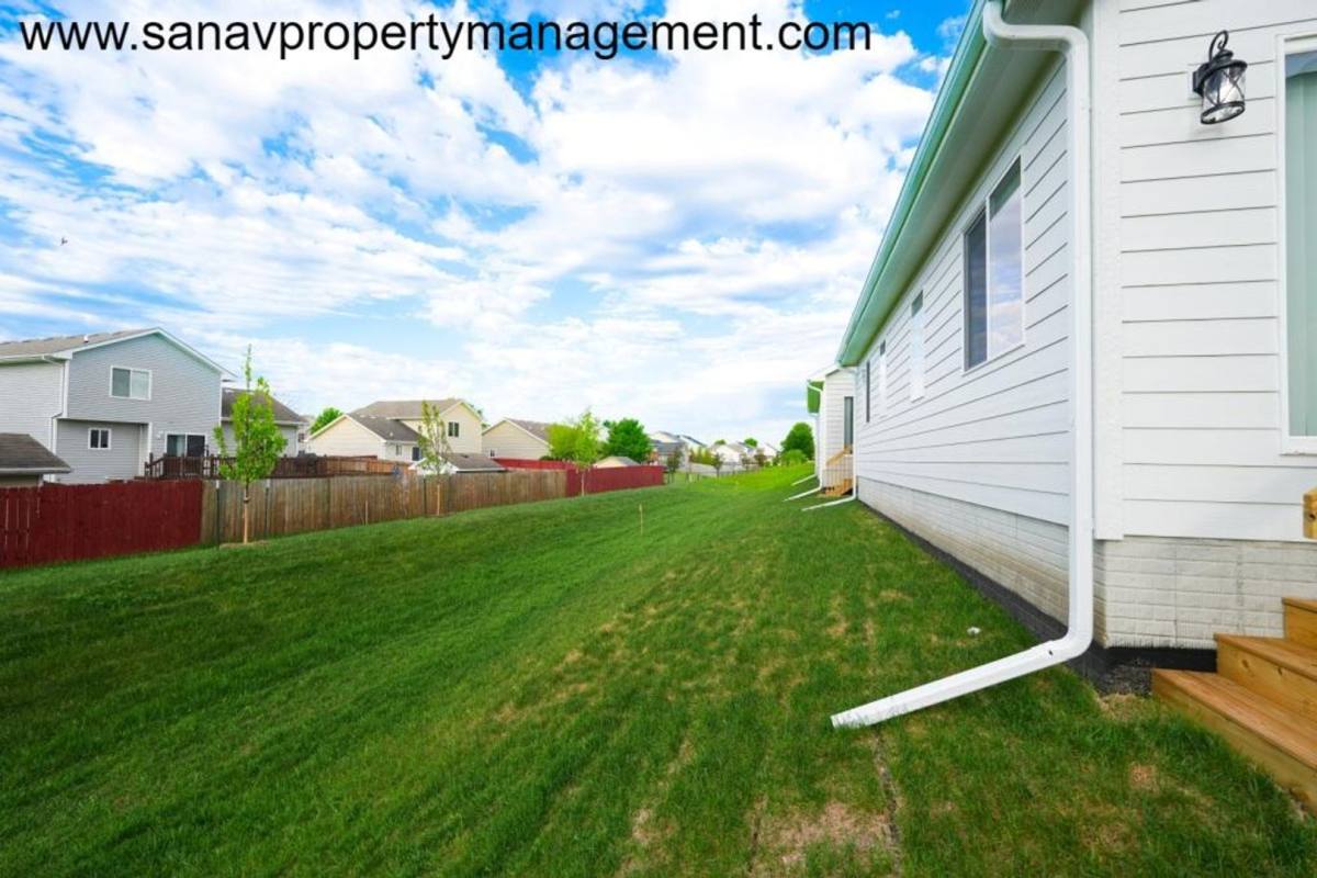 House for rent at 700 SE Mesa Dr, Waukee, IA 50263