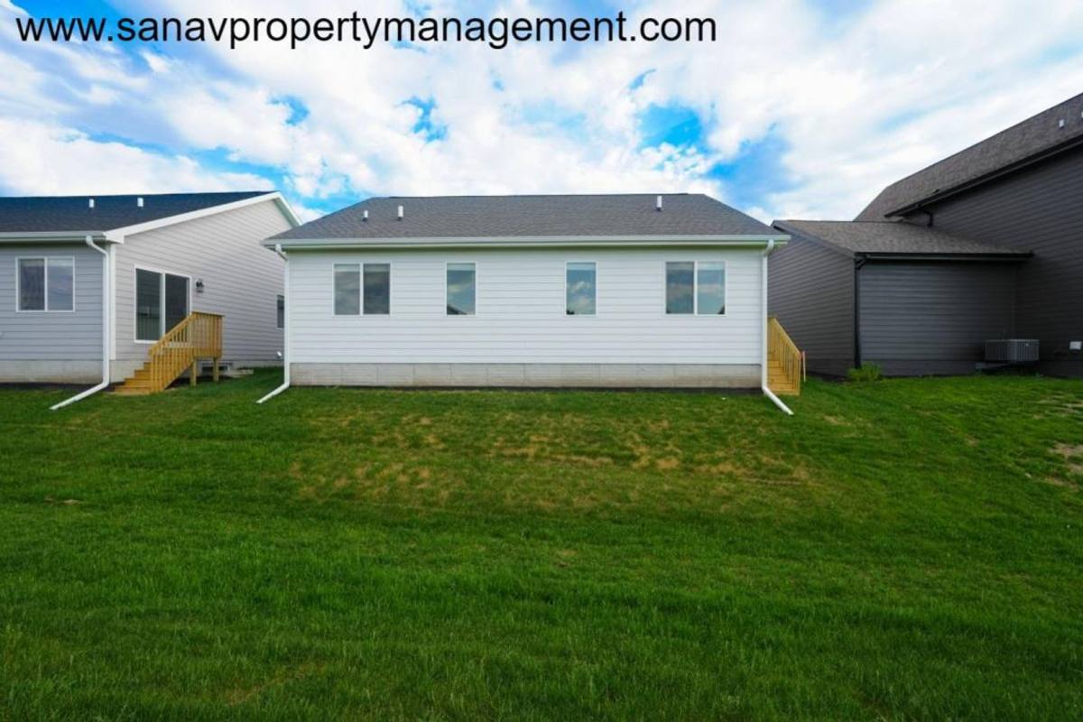 House for rent at 700 SE Mesa Dr, Waukee, IA 50263