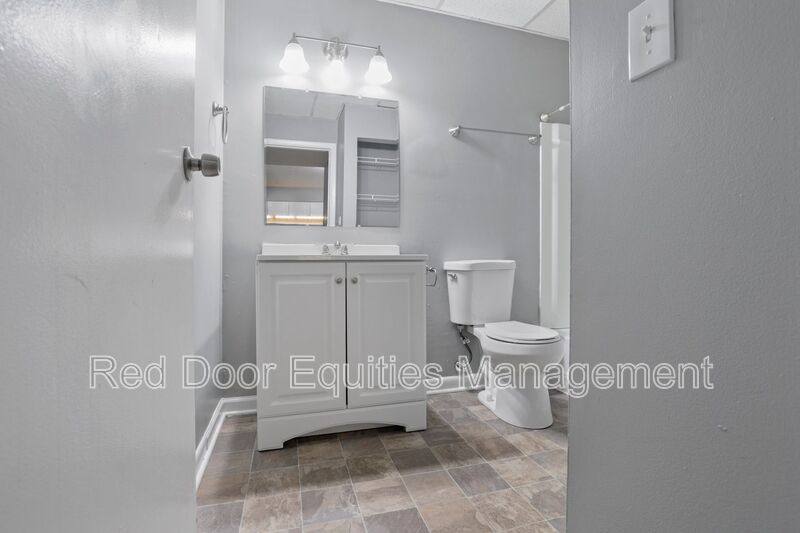 Apartment for rent at 123 W Walnut St N, Lancaster, OH 43130