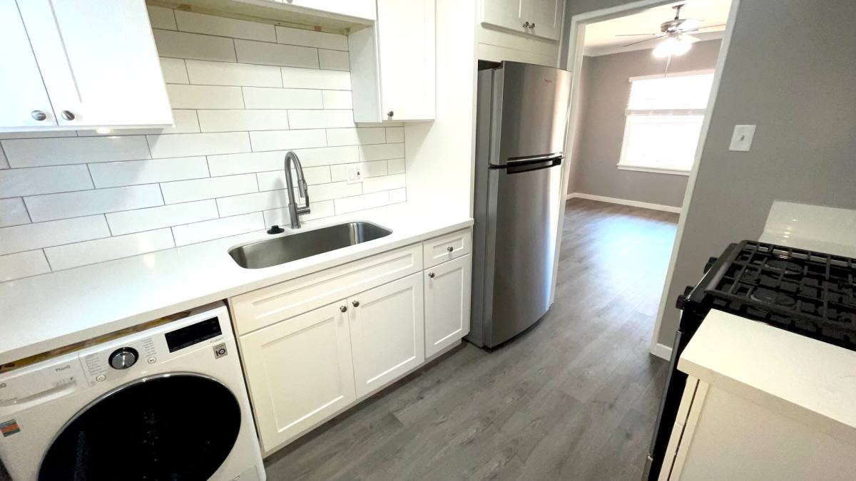 Apartment for rent at 828 Linden Ave, Long Beach, CA 90813