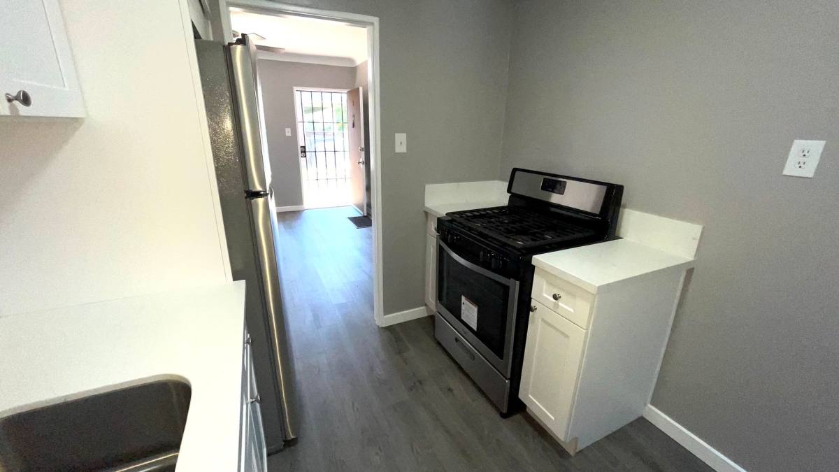 Apartment for rent at 828 Linden Ave, Long Beach, CA 90813