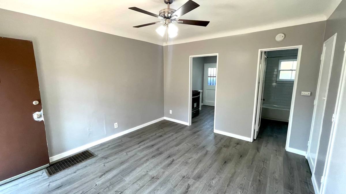 Apartment for rent at 828 Linden Ave, Long Beach, CA 90813