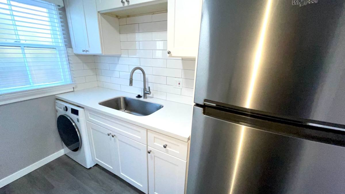 Apartment for rent at 828 Linden Ave, Long Beach, CA 90813