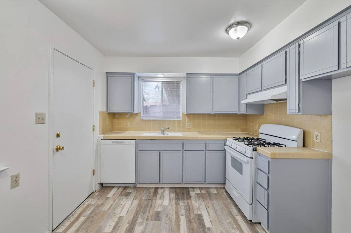 Apartment for rent at 1520 S Reed Ave, Reedley, CA 93654