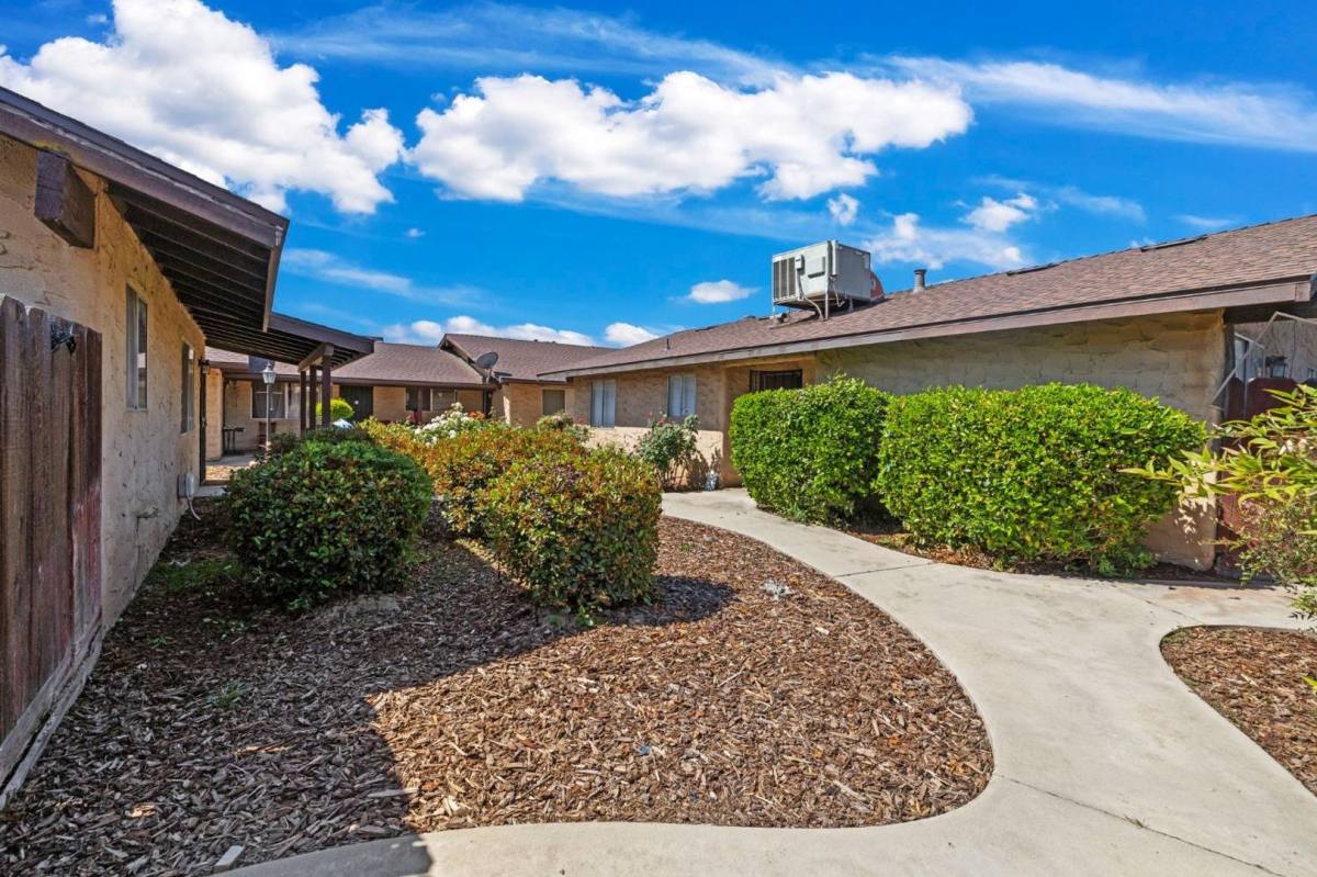 Apartment for rent at 1520 S Reed Ave, Reedley, CA 93654