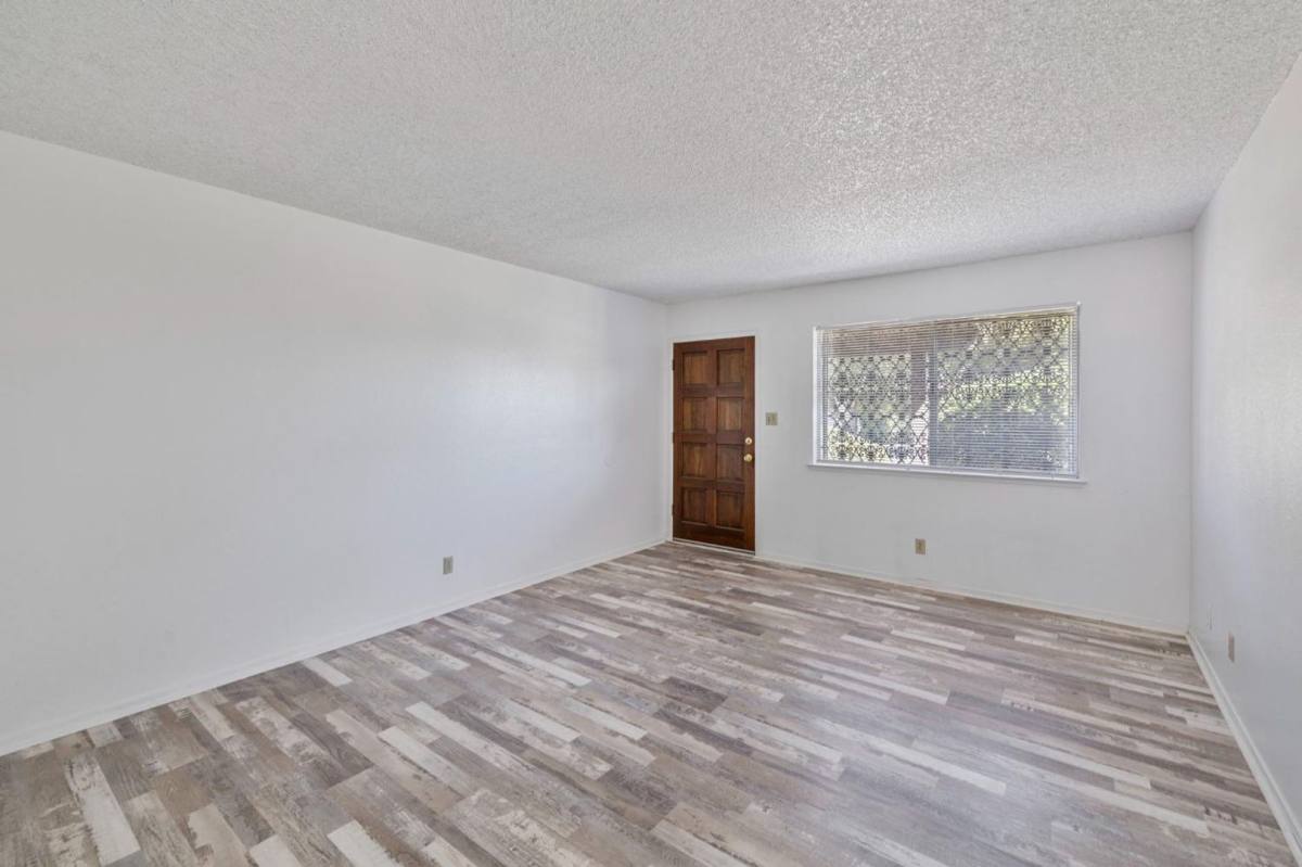 Apartment for rent at 1520 S Reed Ave, Reedley, CA 93654