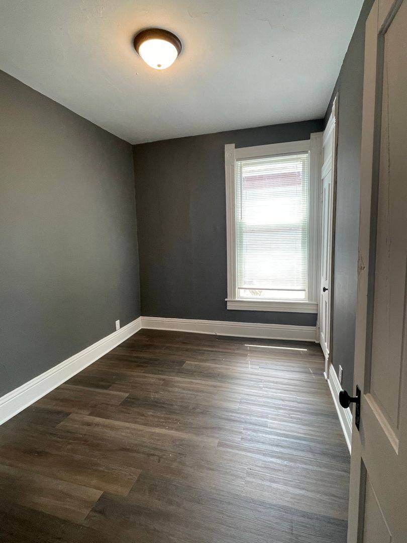 Apartment for rent at 923-925 N 9th St, Lafayette, IN 47904