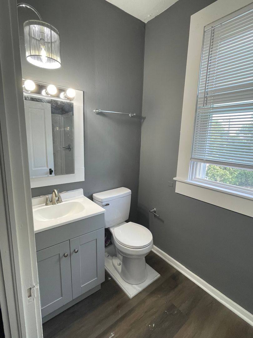 Apartment for rent at 923-925 N 9th St, Lafayette, IN 47904
