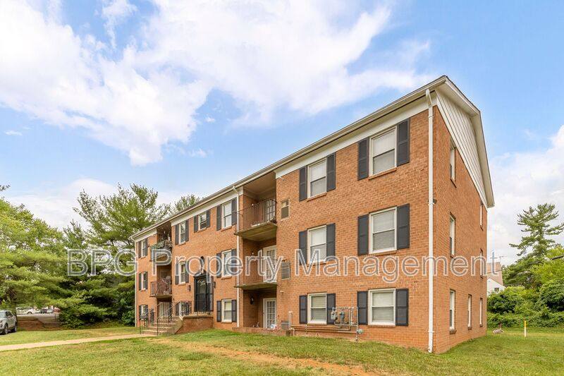 Apartment for rent at 404 Jackson St #111, Warrenton, VA 20186
