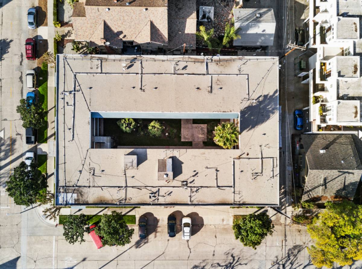 Apartment for rent at 800 Linden Ave, Long Beach, CA 90813