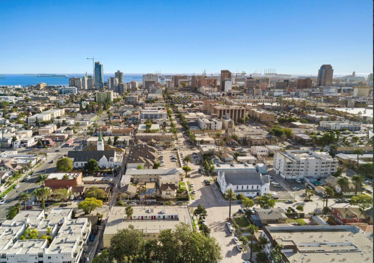 Apartment for rent at 800 Linden Ave, Long Beach, CA 90813