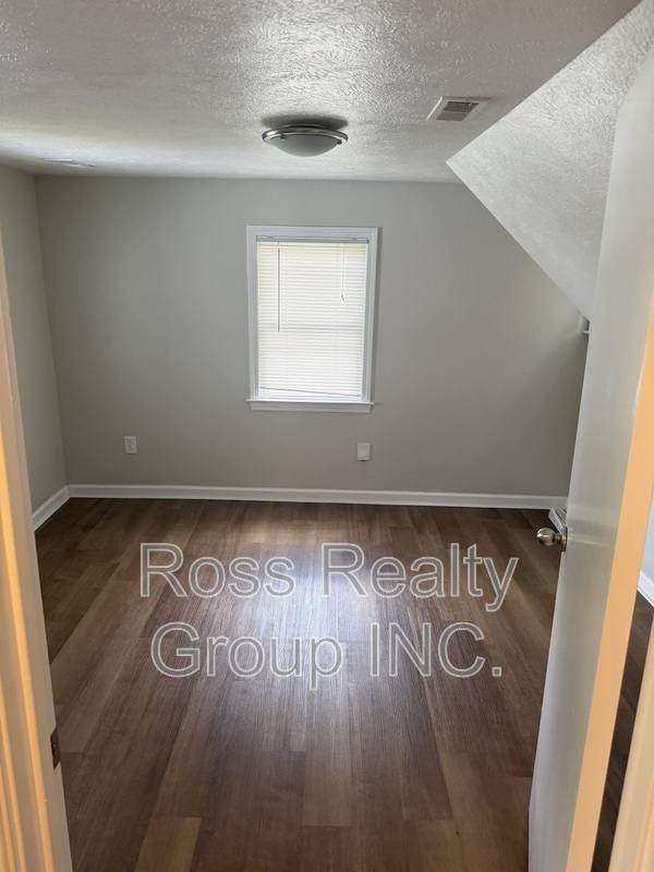 Apartment for rent at 724 Plymouth, Toledo, OH 43605