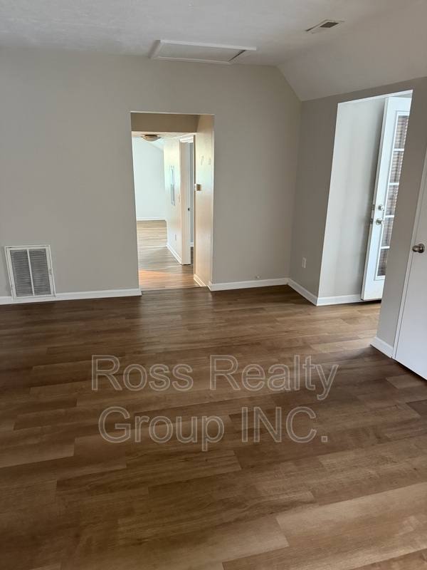 Apartment for rent at 724 Plymouth, Toledo, OH 43605