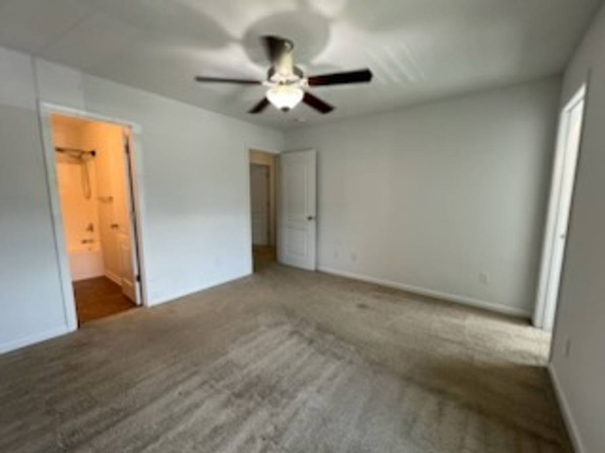 Townhouse for rent at 179 Glen Cannon Dr, Jacksonville, NC 28546