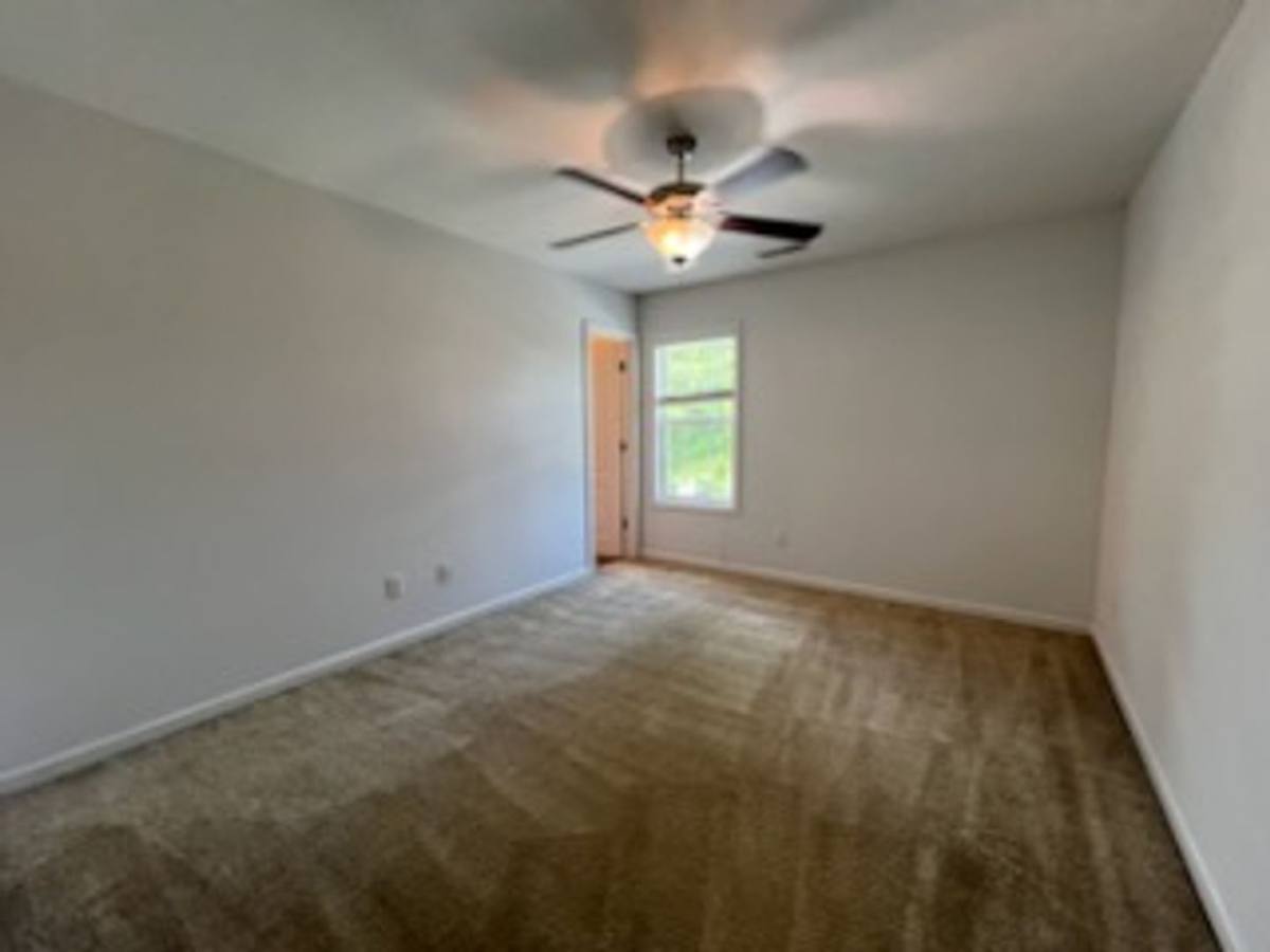 Townhouse for rent at 179 Glen Cannon Dr, Jacksonville, NC 28546