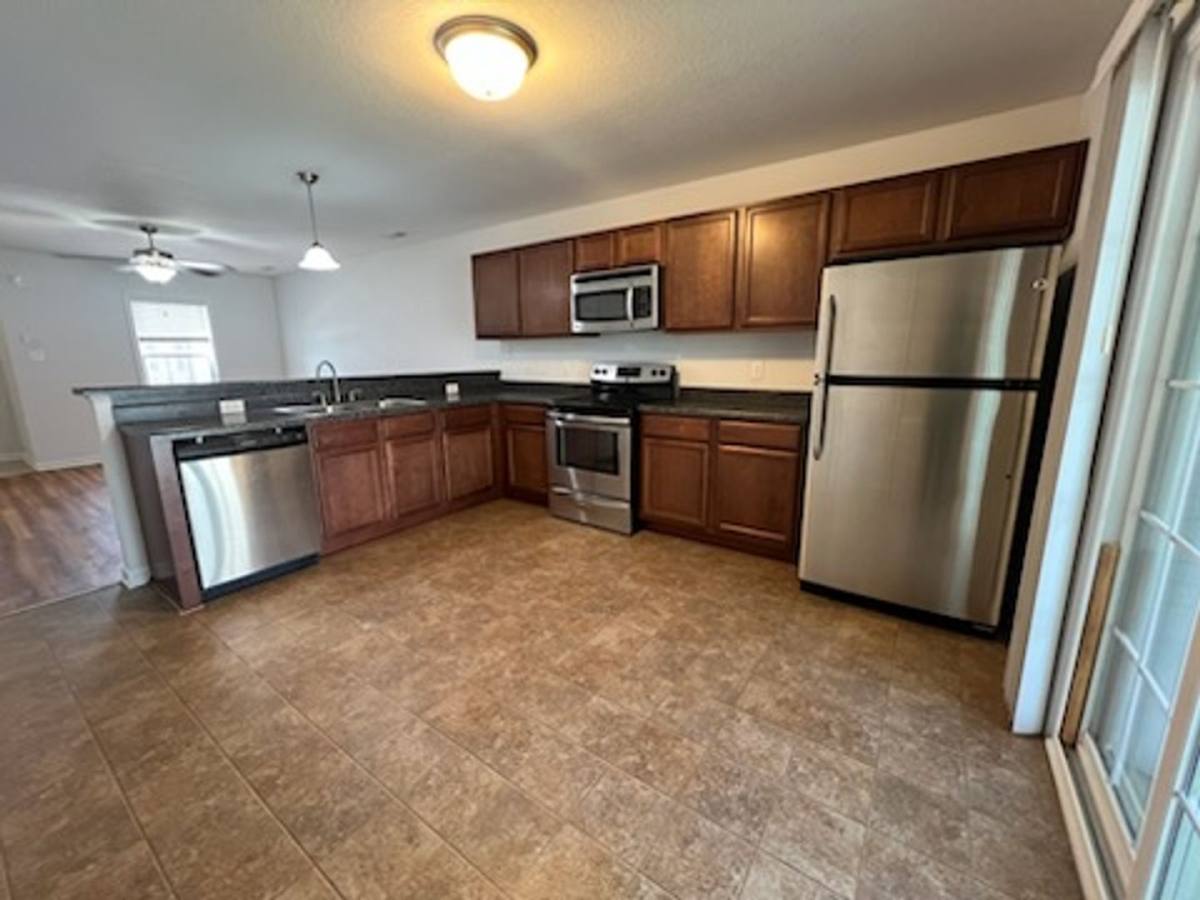 Townhouse for rent at 179 Glen Cannon Dr, Jacksonville, NC 28546