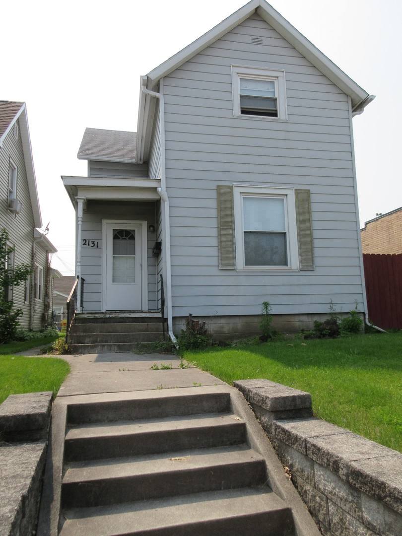 Apartment for rent at 2131 N Wells St, Fort Wayne, IN 46808