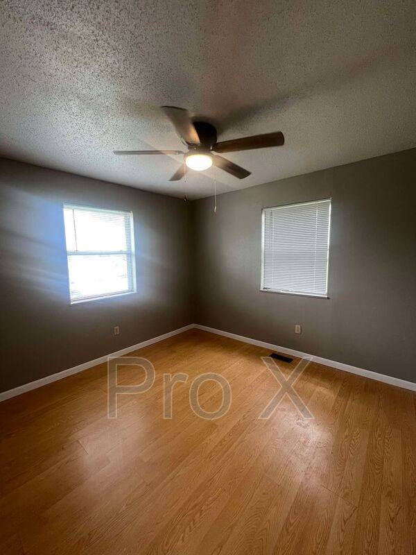 House for rent at 214 S Tom St, Webb City, MO 64870